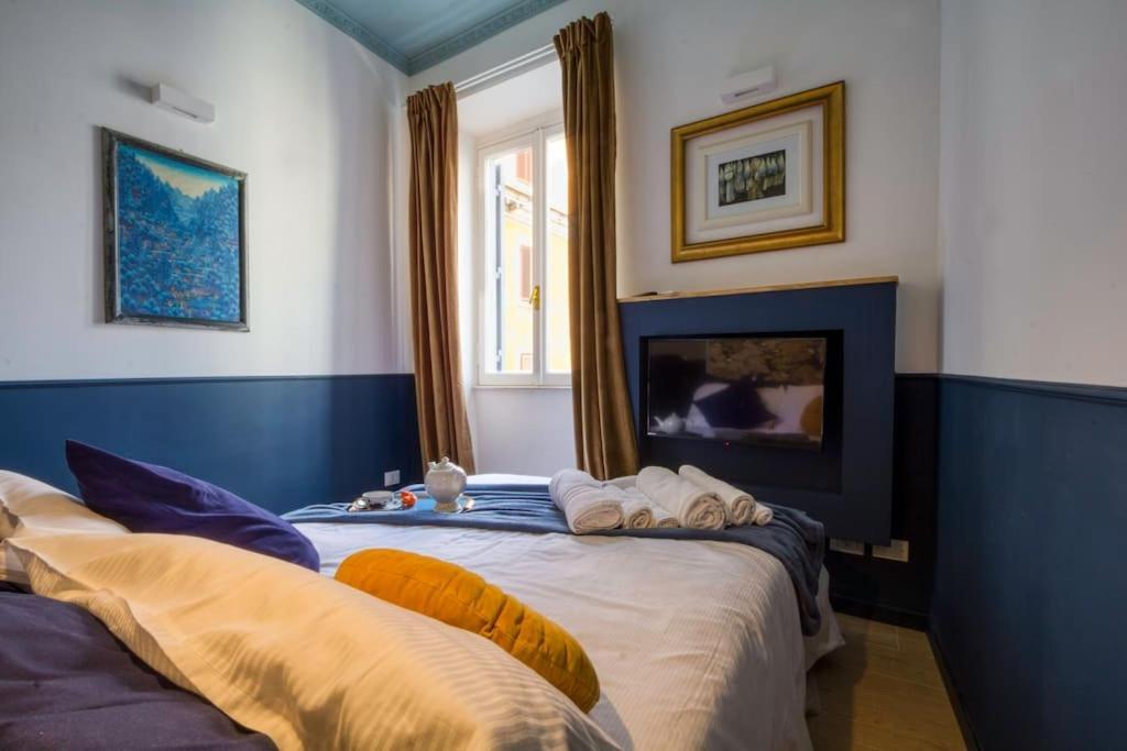 Rasella44, Blu Roma