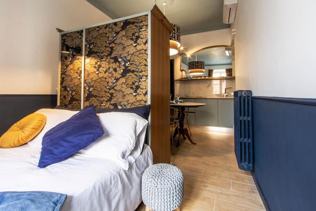 Rasella44, Blu Roma