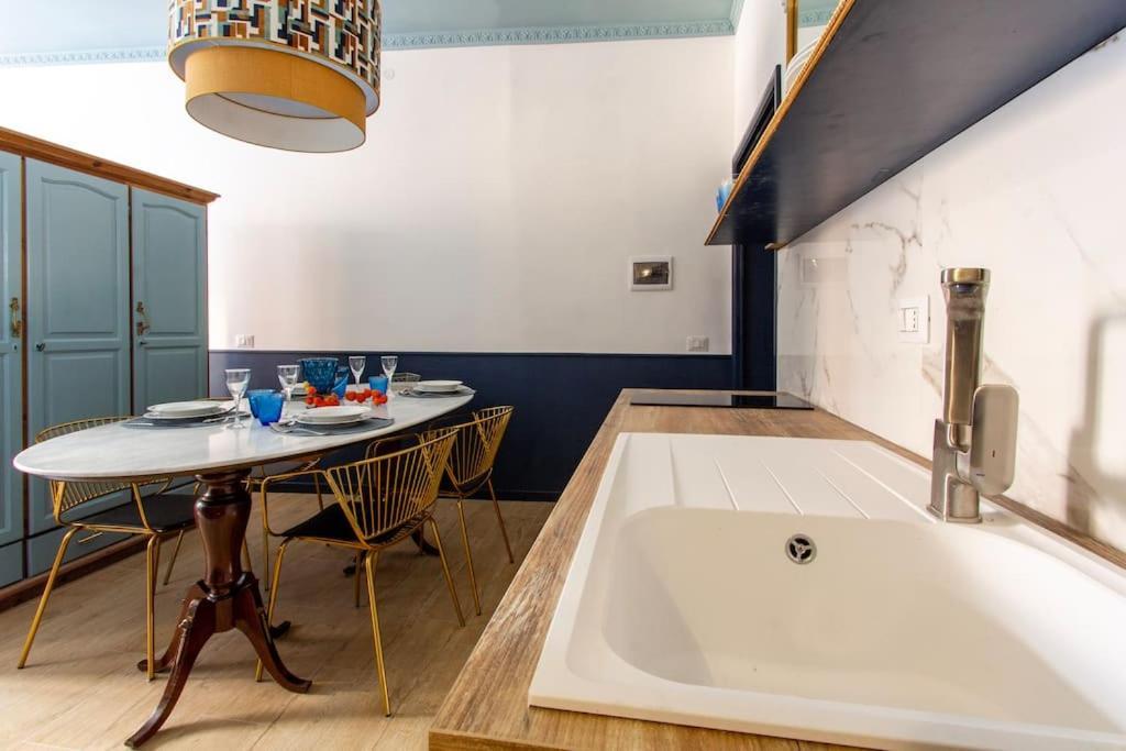 Rasella44, Blu * Roma