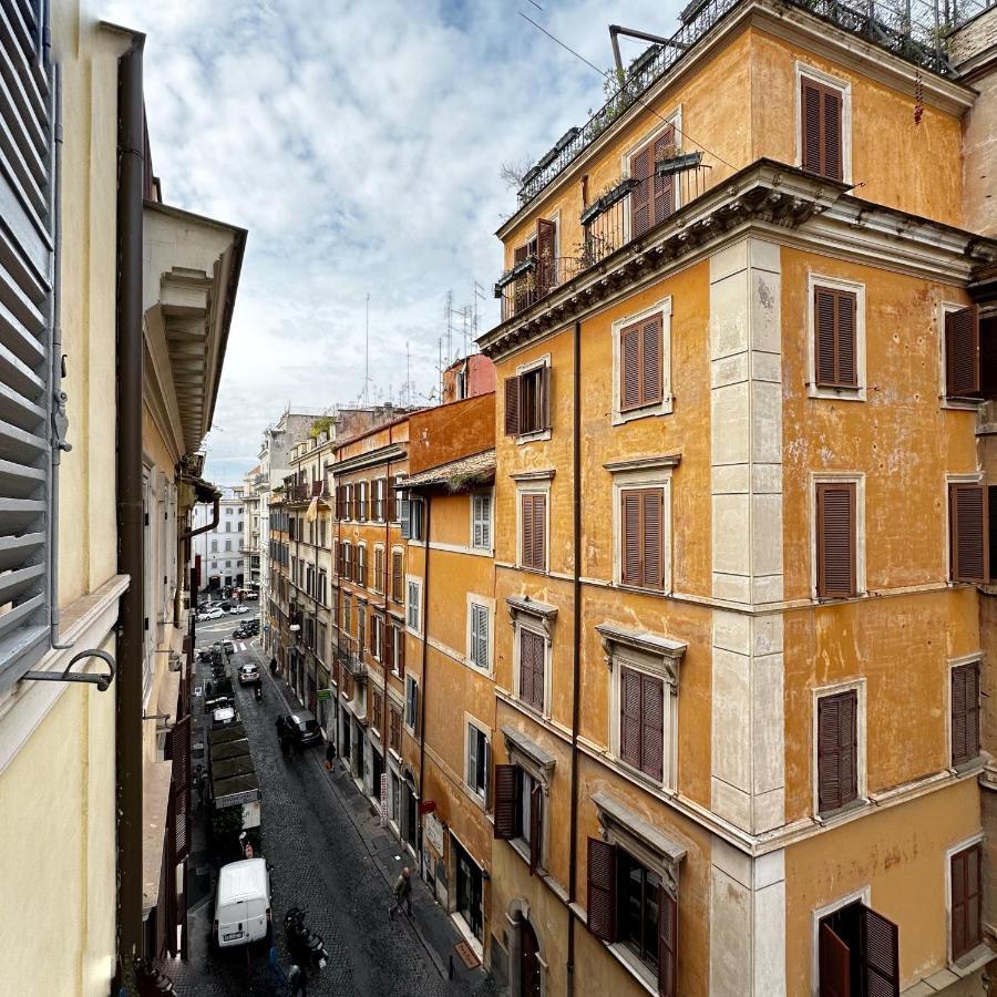 Rasella44, Blu Roma